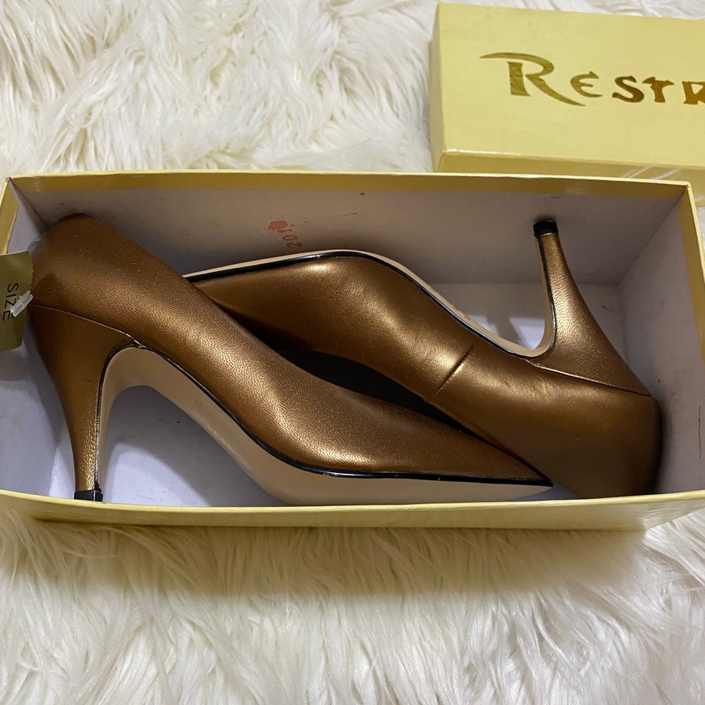 Newport News Heels - Picture 9 of 9